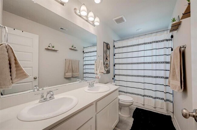 Building Photo - 1123 Vine House Dr