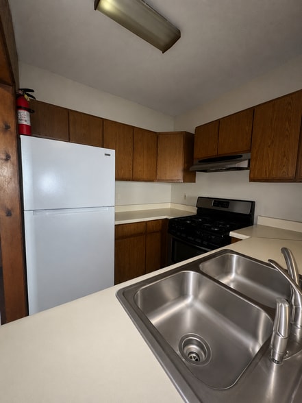 Building Photo - 373 3rd St