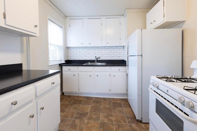 Building Photo - 470 Spruce St