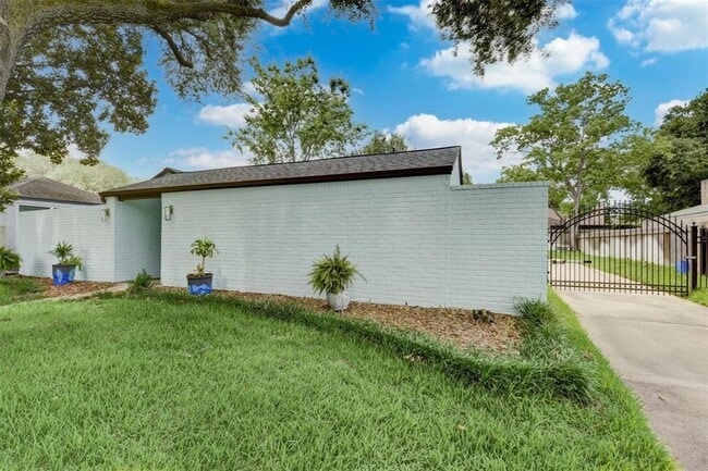 Building Photo - 4535 Turf Valley Dr