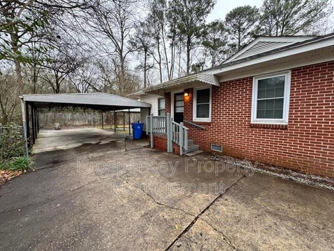 Building Photo - 2022 Reese Rd