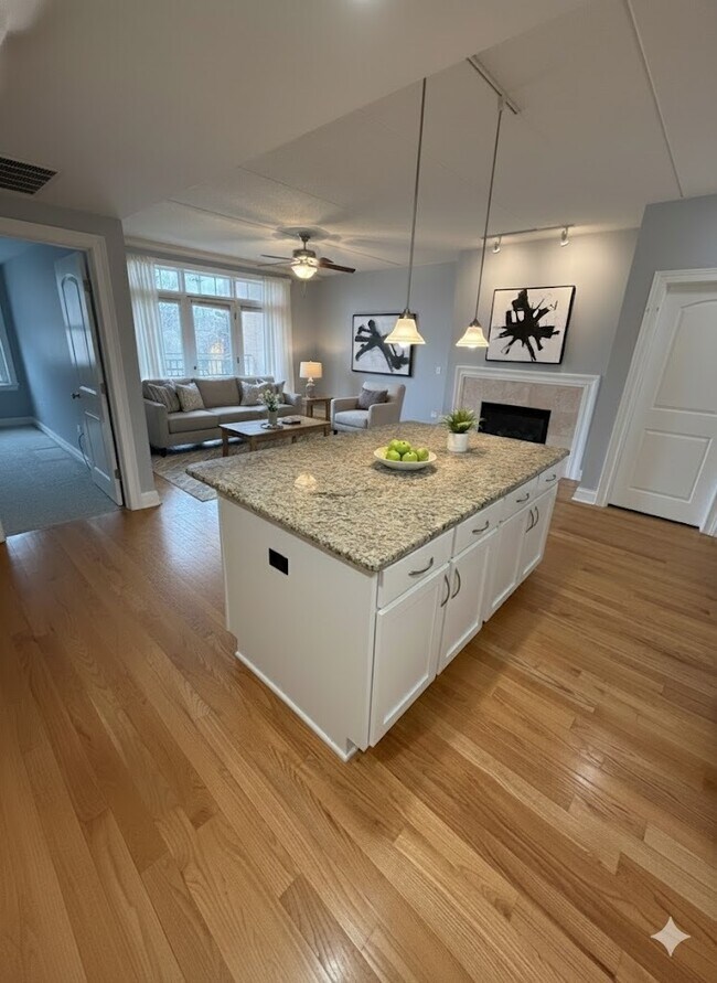 Building Photo - 310 S Main St