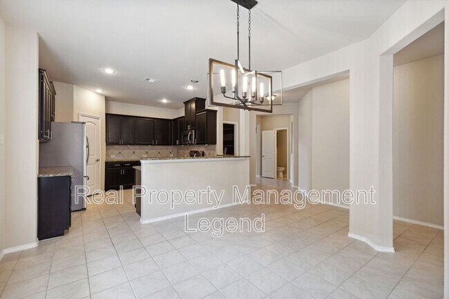 Building Photo - 812 Gray Fox Dr