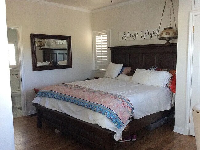 Building Photo - 304 Nevada Way