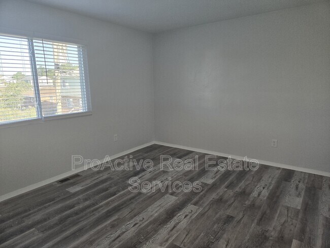 Building Photo - 9523 18th Bay St