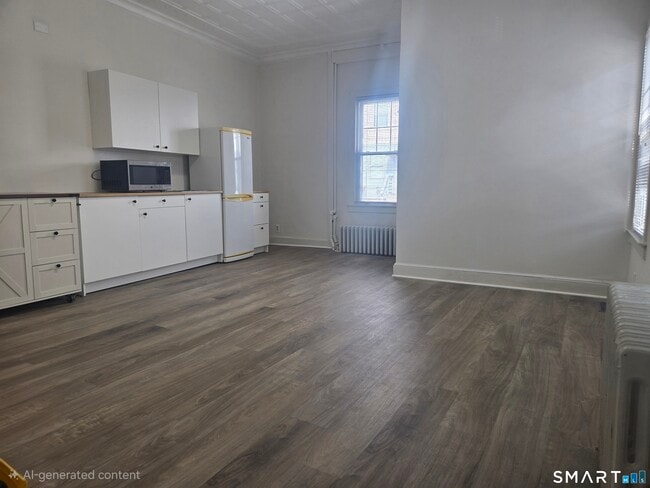 Building Photo - 49 Woodside St