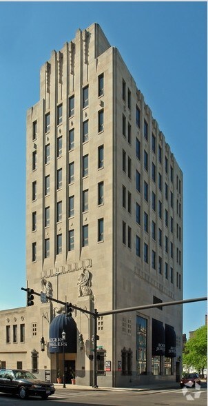Building Photo - Goetz Tower