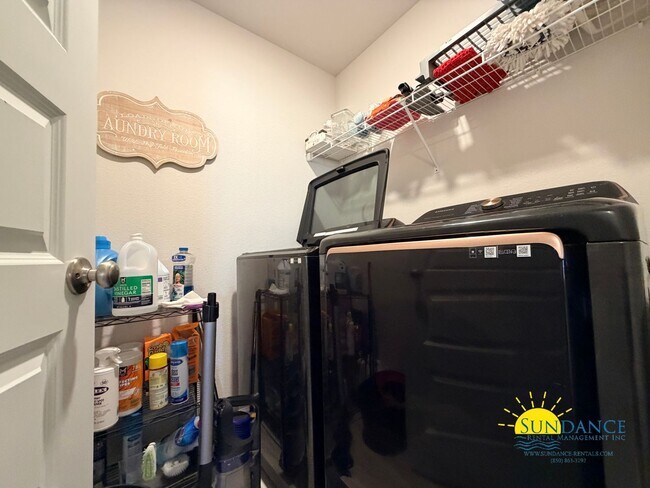 Building Photo - Spacious 4BR Patriot Ridge Home with Community Perks!