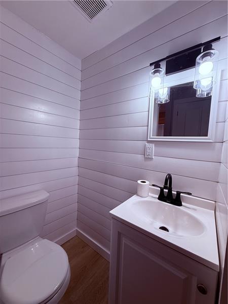 Building Photo - 32 Cherry St