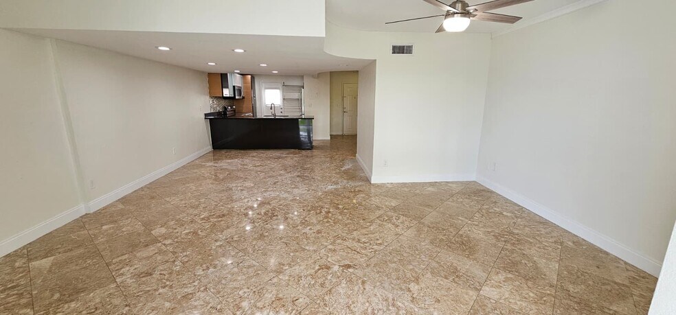 Building Photo - 3745 NE 171st St