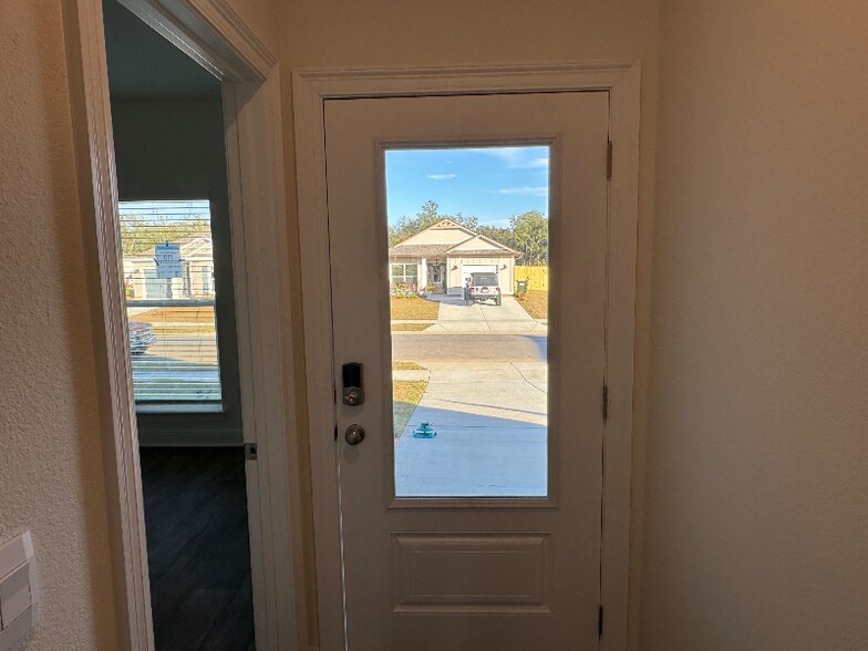 Building Photo - 13623 Logan Pl