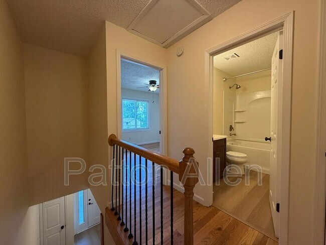 Building Photo - 4 Dawnwood Cir