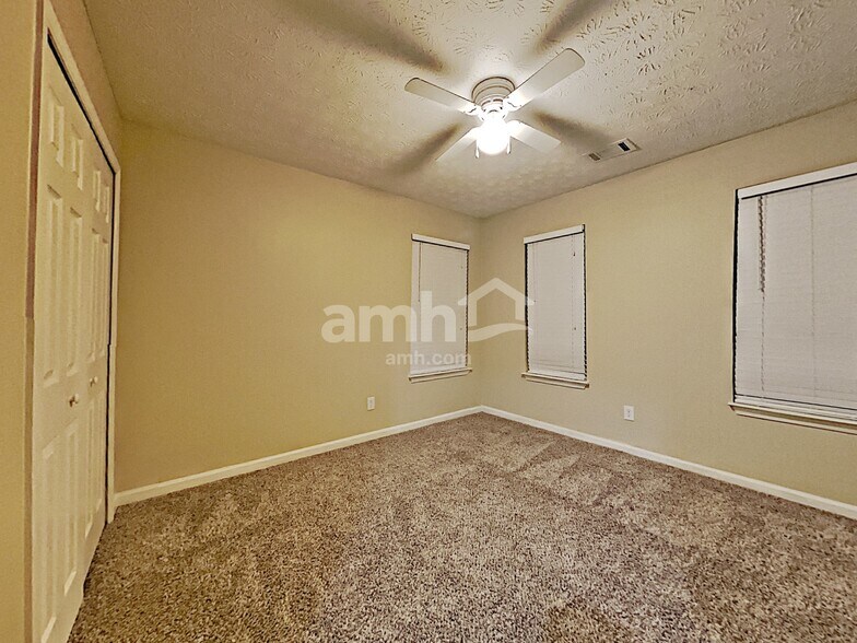 Building Photo - 5815 Millstone Dr