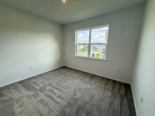 Building Photo - 4/3 Spacious Lake County Home