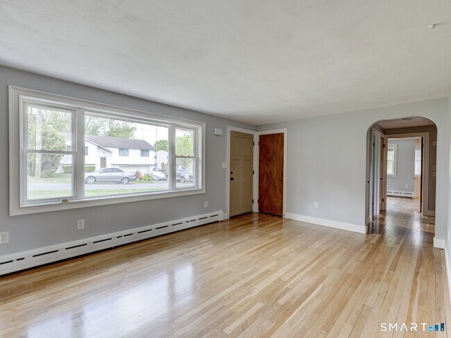 Building Photo - 25 Amity St
