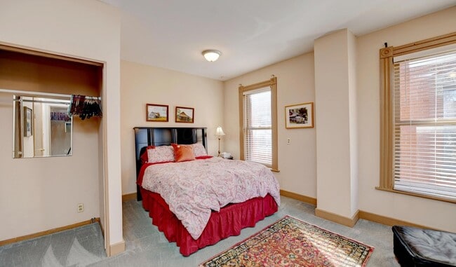 Building Photo - 705 Bryden Rd