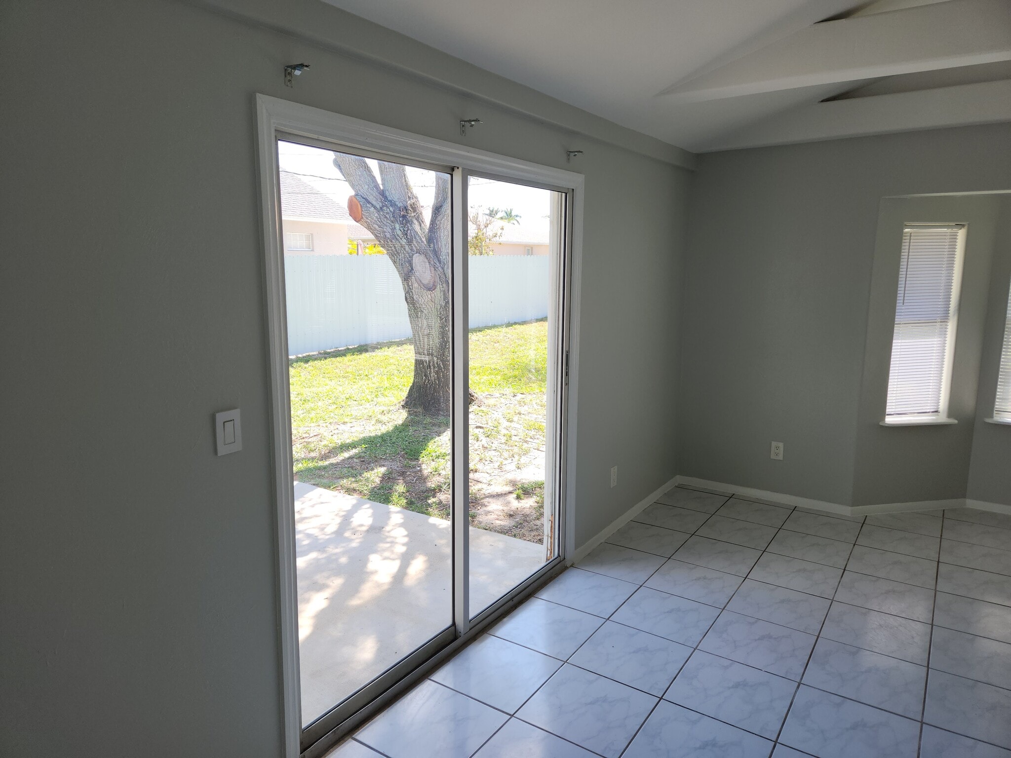 LR #2 - 408 SE 16th St