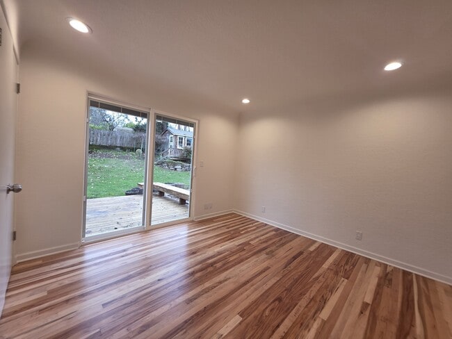 Building Photo - 963 Parkway Dr NW