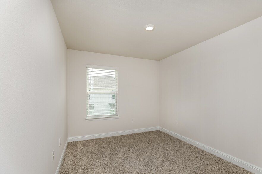 Building Photo - 1656 Caleigh Ct