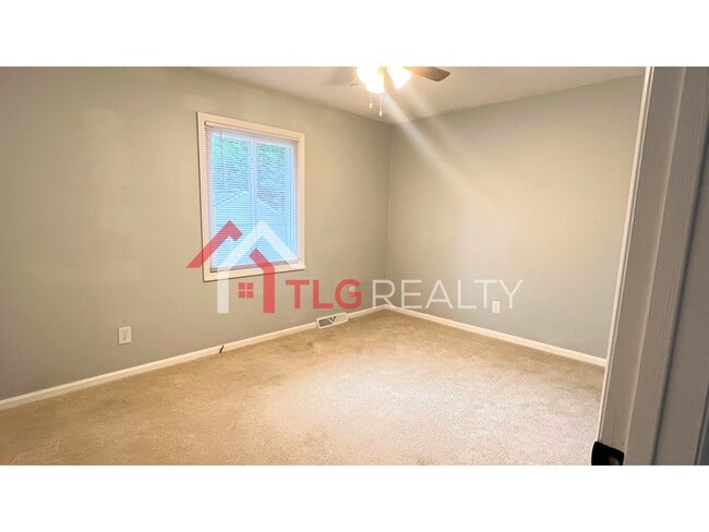 Building Photo - 609 Catawba Cir N