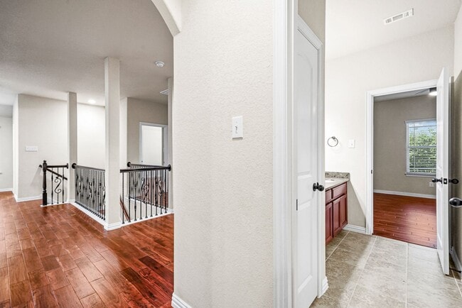 Building Photo - Bella Vista Rental - 5 Bedroom 3.5 bath!
