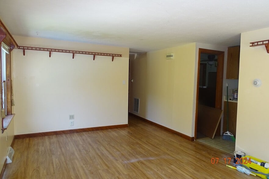 Building Photo - 410 Bald Hill Rd