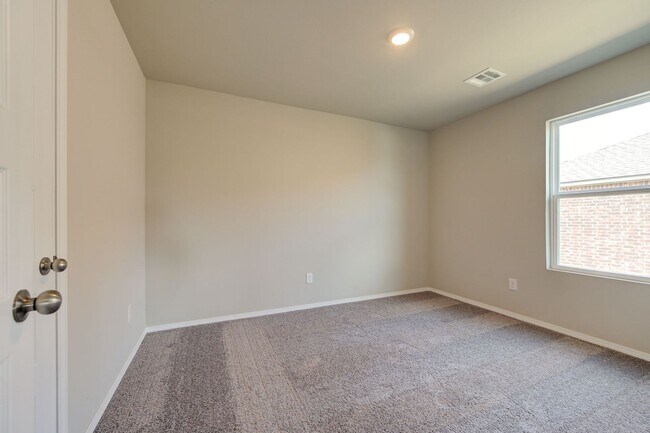 Building Photo - BRAND NEW! 4 Bed 2 Bath Home in Newcastle!