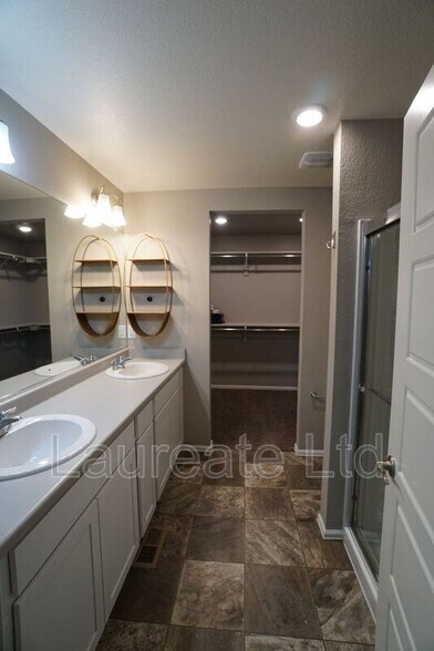 Building Photo - 11755 Lovegrass Dr