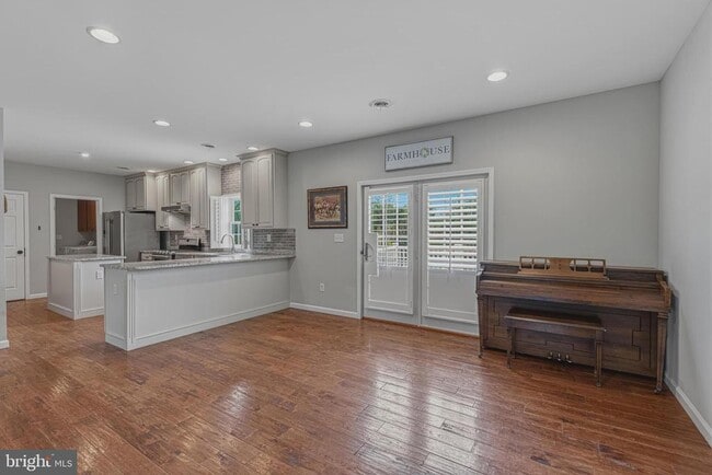 Building Photo - 40923 Browns Ln
