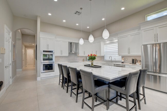 Building Photo - 19211 N Creekshore Ct