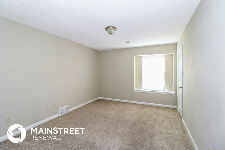 Building Photo - 2219 Nutbush Pl