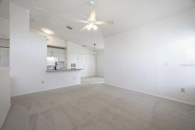 Building Photo - 1612 Columbia Arms Cir
