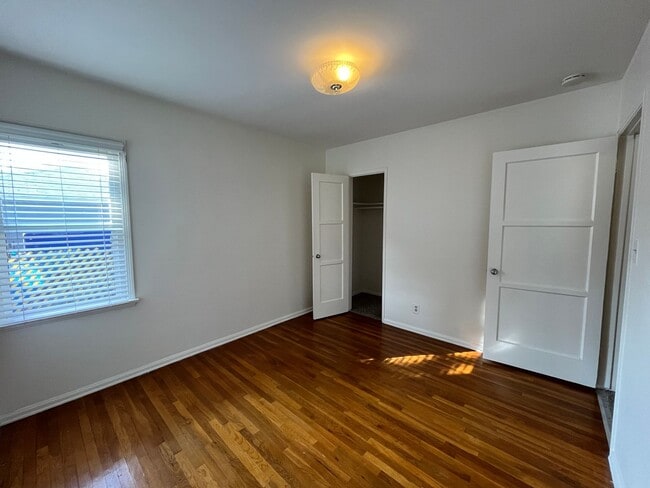 Building Photo - Panorama City 2+1 house w/garage + backyard! (8062 Lennox)