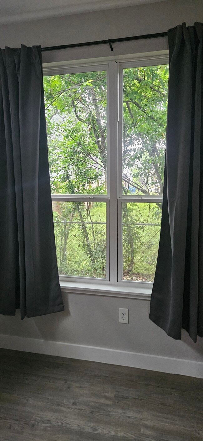 Building Photo - 3014 E 16th St