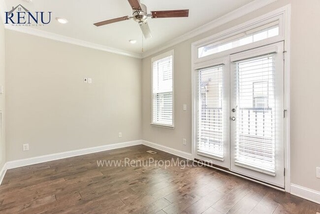 Building Photo - 3153 Long Blvd