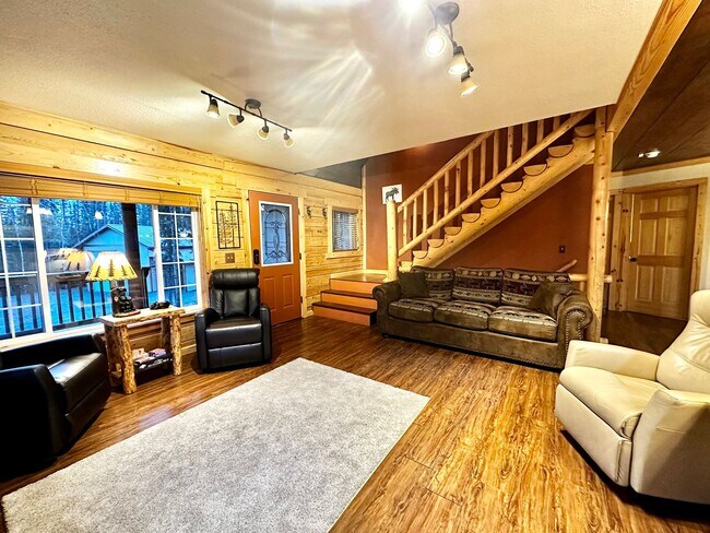 Building Photo - ** SEASONAL RENTAL ** YOUR ALASKAN CABIN I...