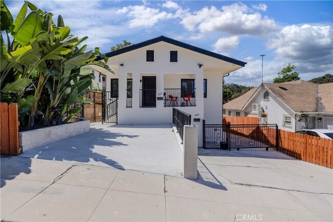 Building Photo - 560 Coleman Ave