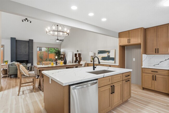 Building Photo - 2026 Ashford Hollow Ln