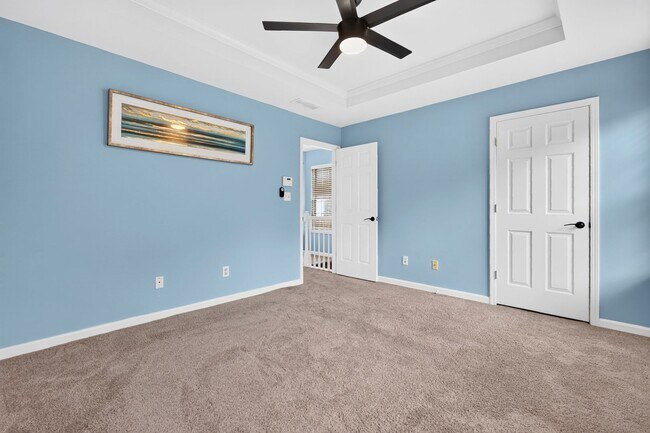 Building Photo - 5495 Hampton Ct