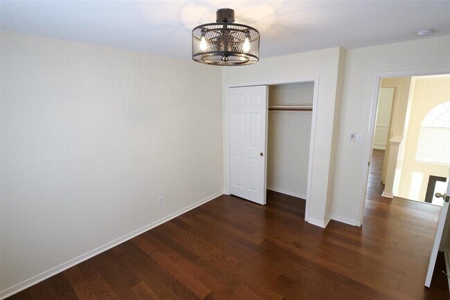 Building Photo - 23822 Hopewell Dr