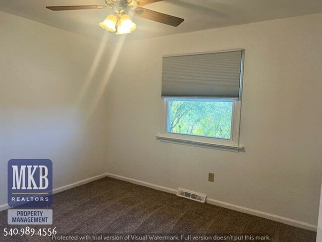 Building Photo - 4 Bedroom 2 Bath in Monterey Neighborhood