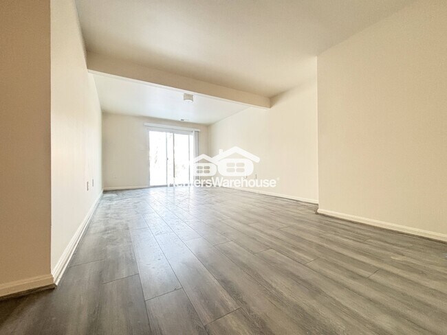 Building Photo - 1525 Casino Cir