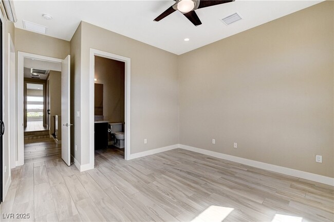 Building Photo - 64 Grey Feather Dr