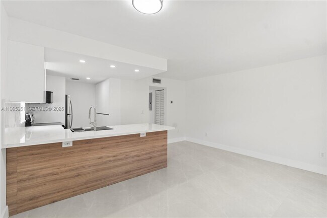 Building Photo - 3597 SW 17th St