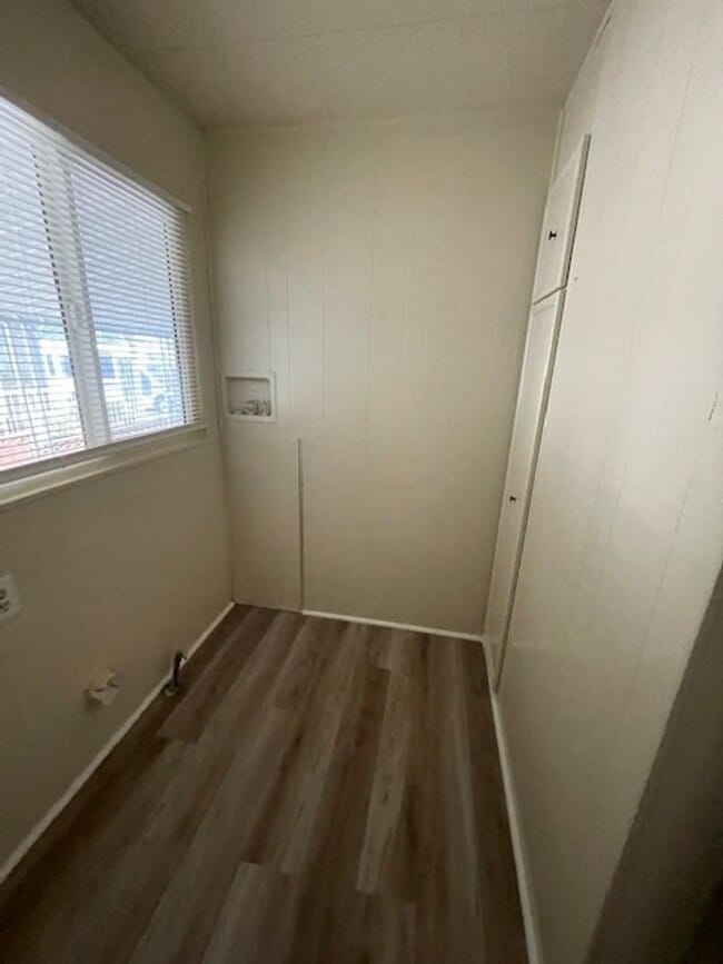 Building Photo - FOR RENT!!!
