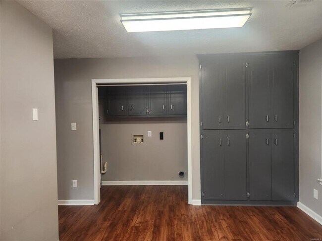 Building Photo - 1214 Camellia Woods Ct