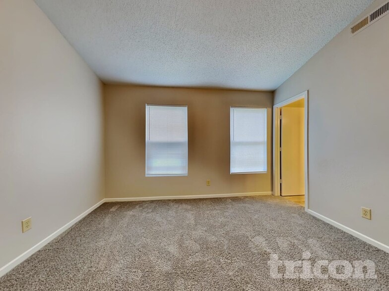 Building Photo - 9045 Centenary Ct