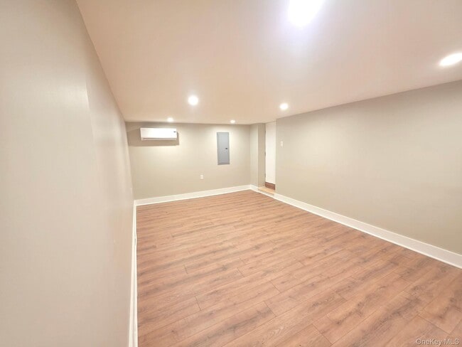 Building Photo - 263 S Mountain Rd