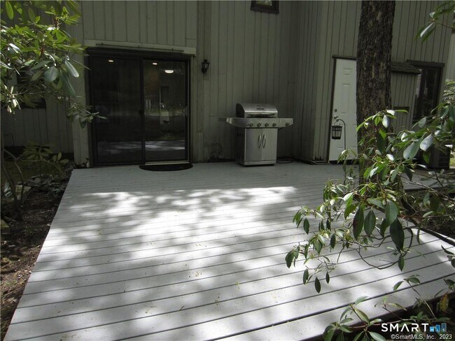 Building Photo - 8 Staunton Ct