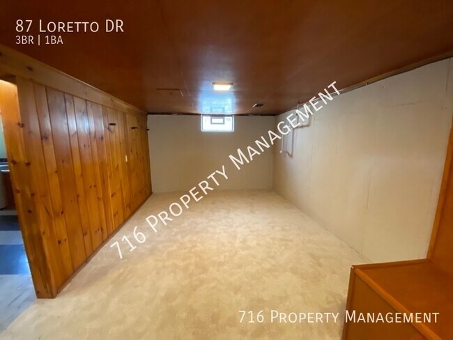 Building Photo - Newly Renovated Single Family Home! Move i...